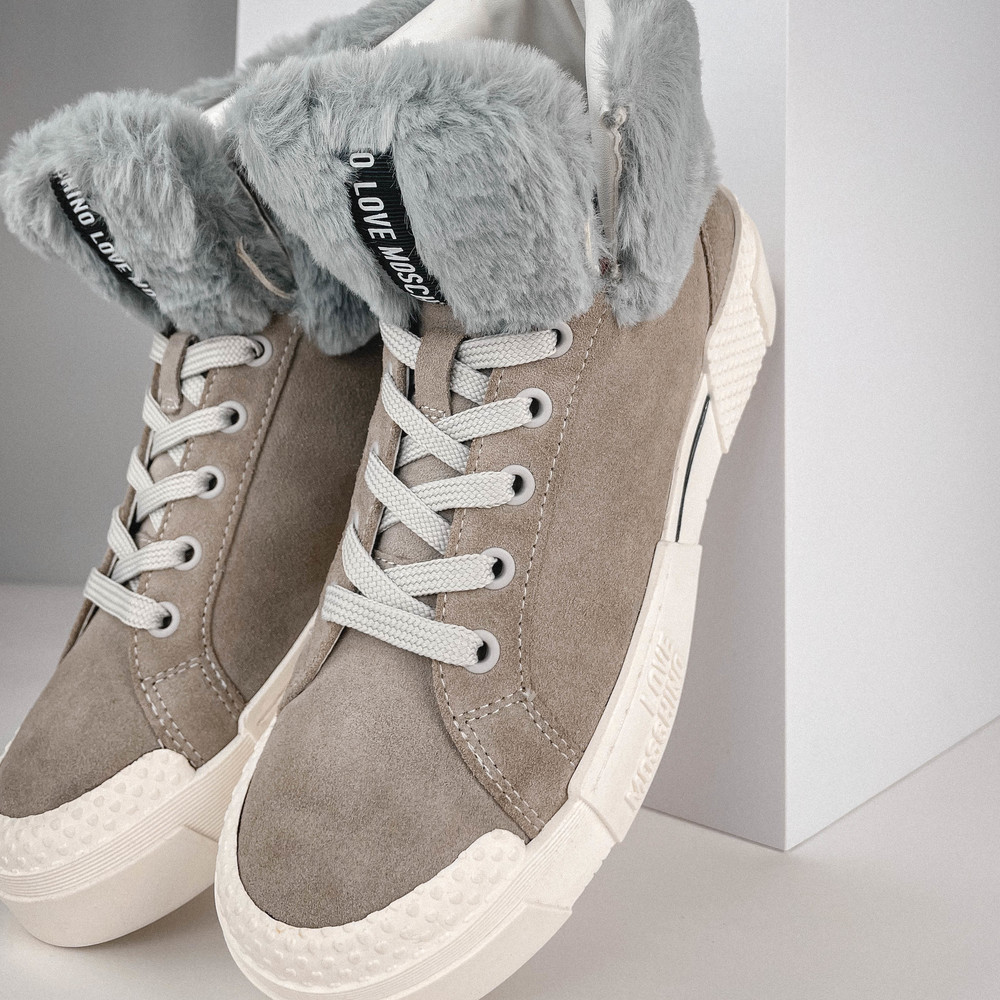 Кроссовки с мехом Бежевый Кроссовки Обувь Женщинам